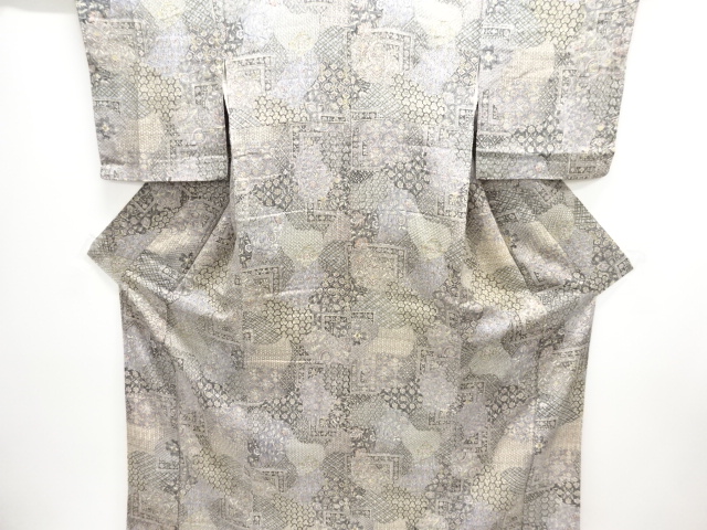 未使用品　縮緬地 切りばめ風花更紗に古典柄小紋着物